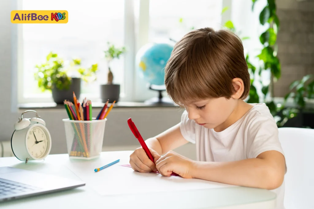 كيفية تحسين الخط للأطفال في الكتابة